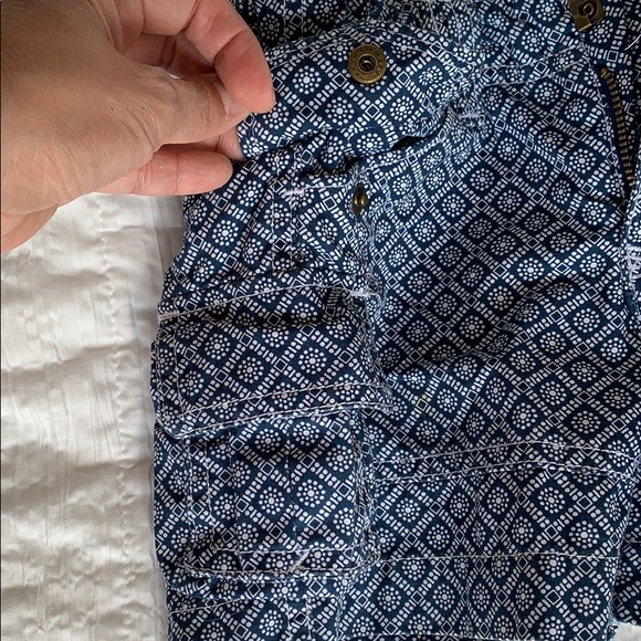 Baby Gap shorts - Picture 3 of 5